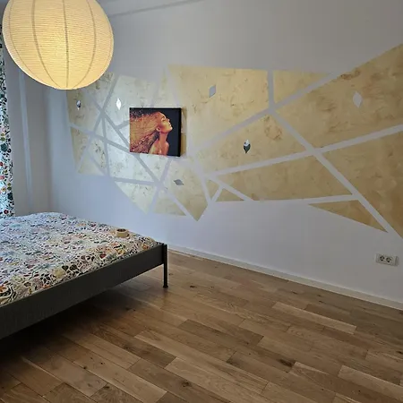 Monarch A&f Апартаменти *